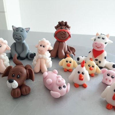 Tiere modellieren aus Marzipan im Kurs zur Geburtstagsparty bei Con Festi in Völs