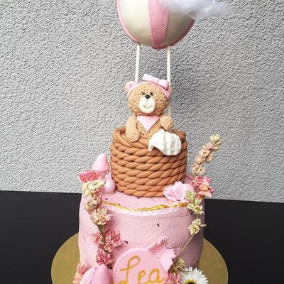 Heissluftballon-Torte mit Teddybaer in Rosa