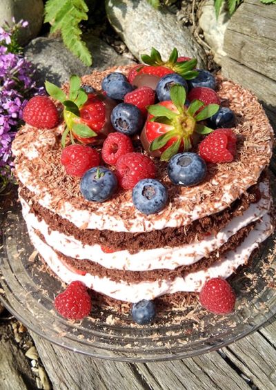 Naked Cake mit Beeren