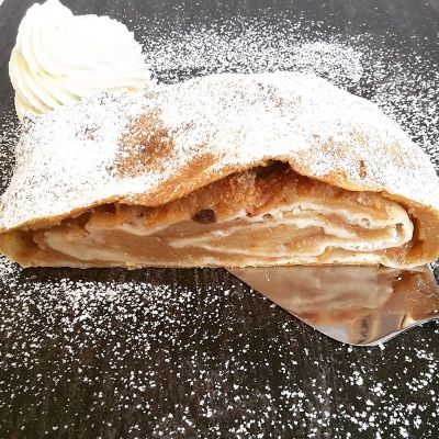 Gezogener Apfelstrudel